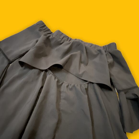 Gracia Black Off The Shoulder Peekaboo Back Bell Sleeve Peplum Ruffle Top Small - Picture 7 of 8